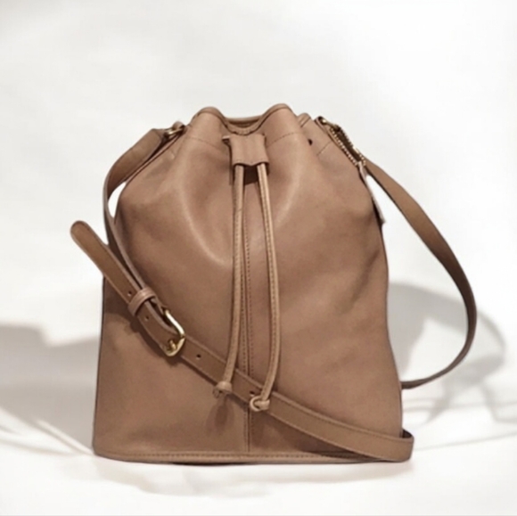 Coach Handbags - Coach Vintage Glove Tanned Leather Drawstring Bucket Bag Like New Condition
